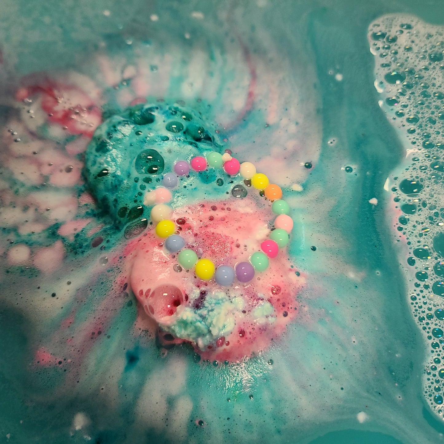 Bombe de bain surprise - Pearl ( coquillage bracelet élastique)