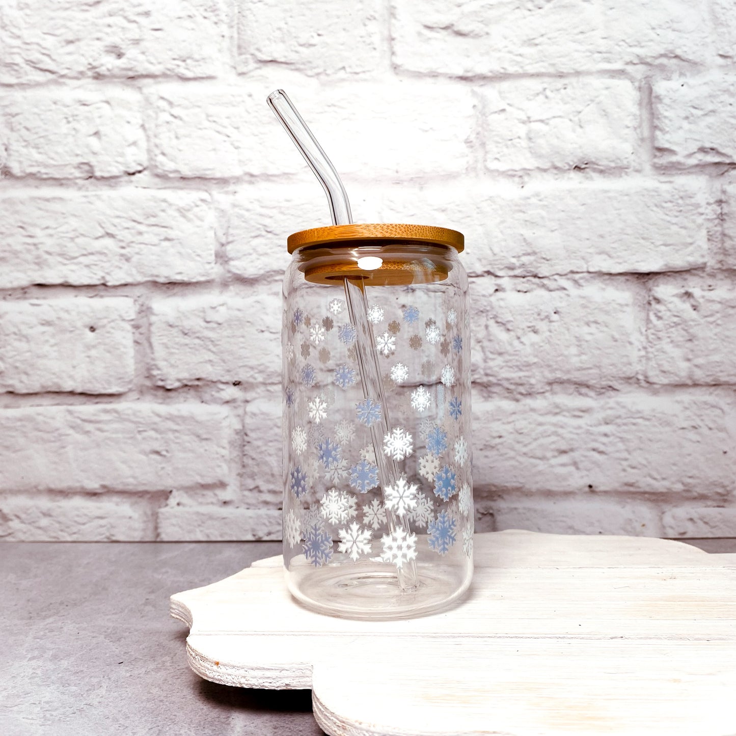 Verre en vitre et paille - Flocons