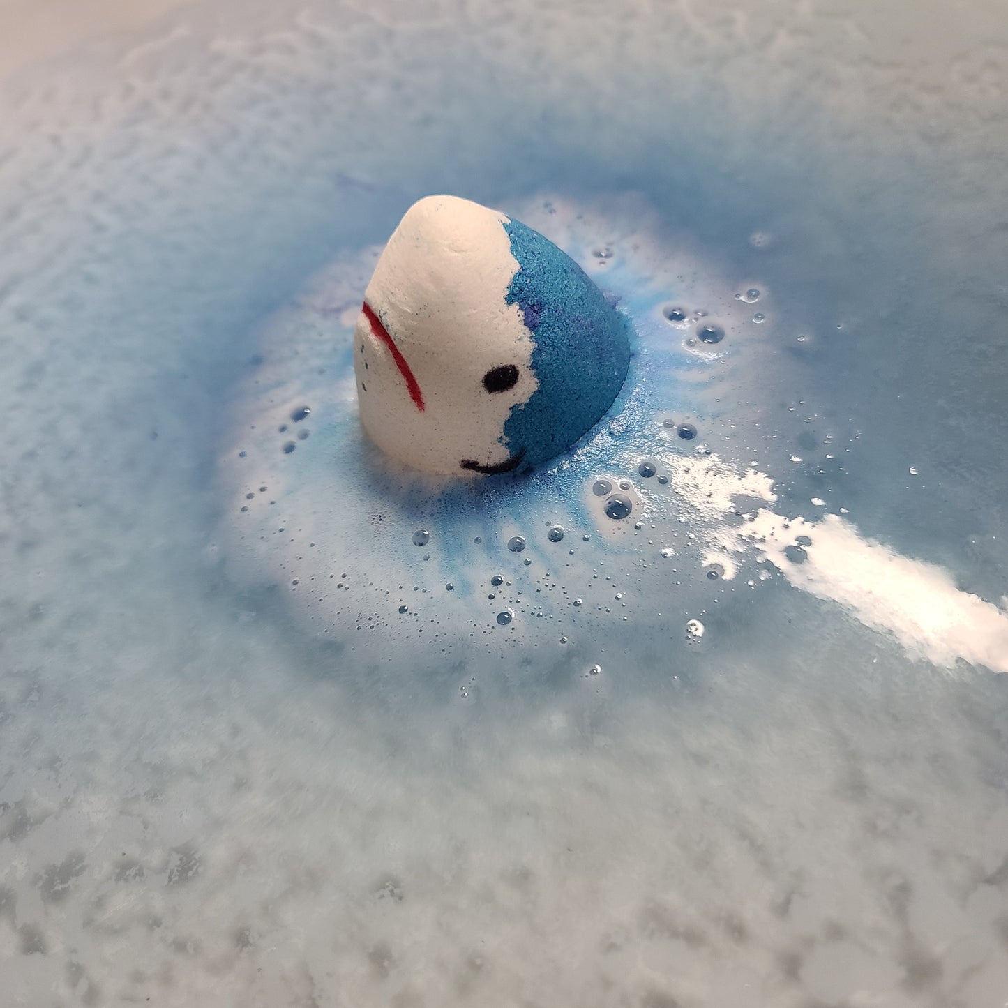 Bombe de bain surprise - Jaws